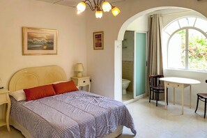 Casa de ciudad familiar, varias habitaciones, 2 baños (Bougainvillea Breeze & Marina View) | 3 habitaciones, tabla de planchar con plancha y wifi gratis 