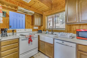 House (3 Bedrooms) | Interior - Peaceful & Private Cloudcroft Cabin With Deck! (Cloudcroft)