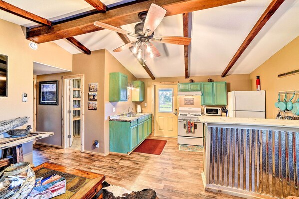 House (2 Bedrooms) | Interior