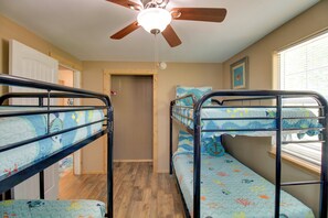 House (2 Bedrooms) | Interior - Newly Renovated Rockport Cottage 4 mil Beach (Rockport)