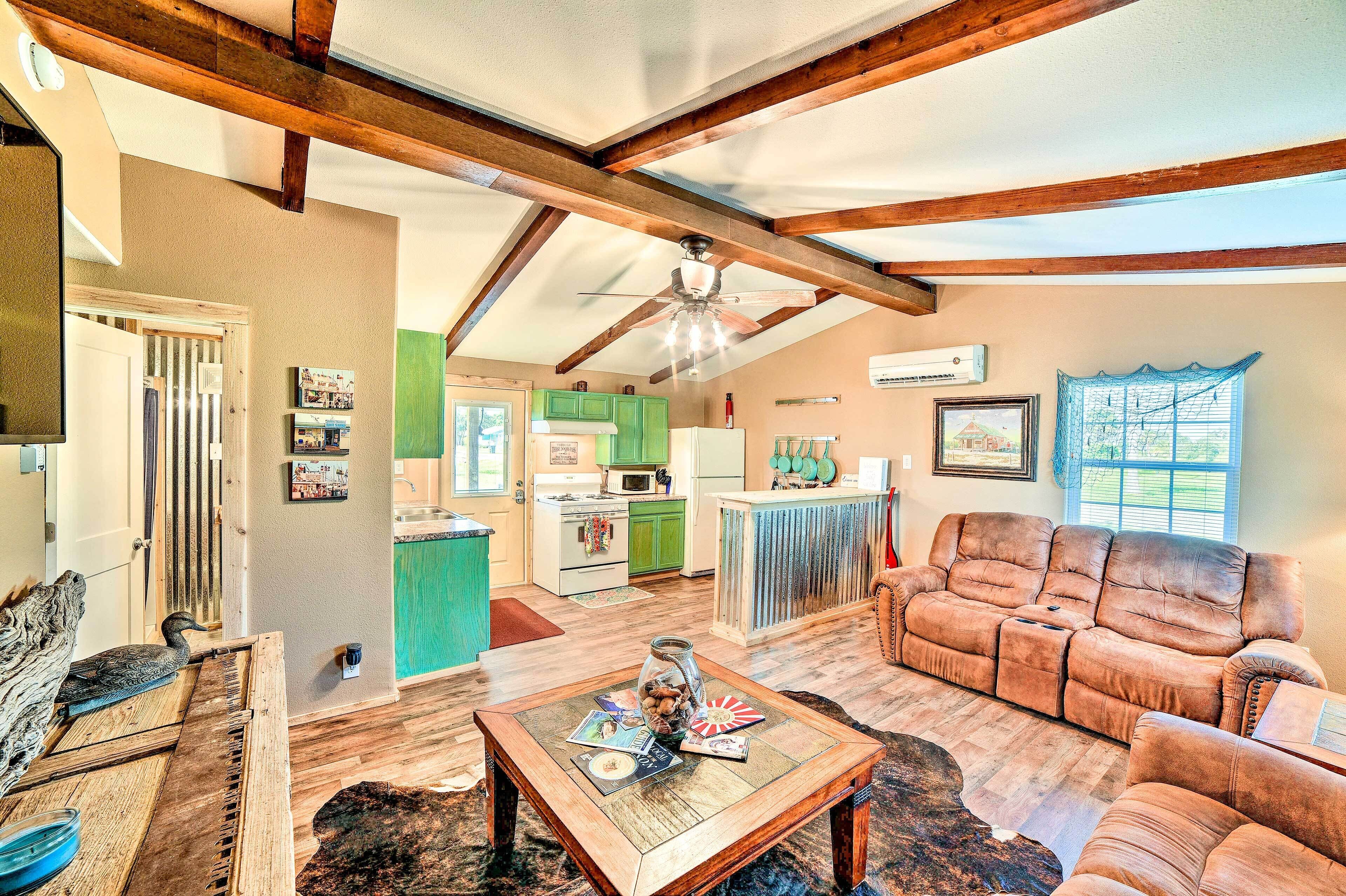 House (2 Bedrooms) | Interior