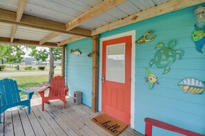 House (2 Bedrooms) | Interior - Newly Renovated Rockport Cottage 4 mil Beach (Rockport)