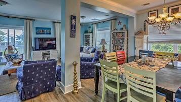 House (5 Bedrooms) | Interior