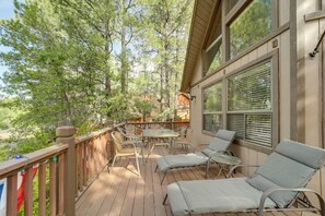 Interior - Fire Pit & Wraparound Porch: Munds Park Cabin! (Munds Park)