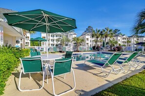 Apartment (2 Bedrooms) | Interior - Cozy Condo w/ Golf Course View: 4 Mi to Shore! (Myrtle Beach)