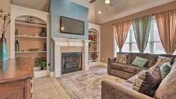 House (5 Bedrooms) | Depan hartanah