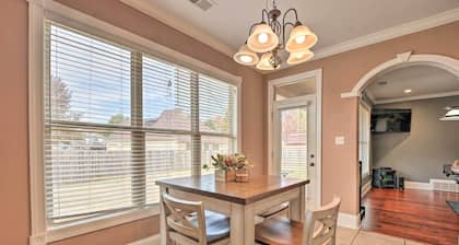 Cordova Home w/ Pool Table, 17 Mi to Memphis Zoo!