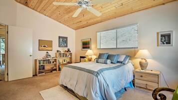 2 bedrooms, laptop workspace, bed sheets