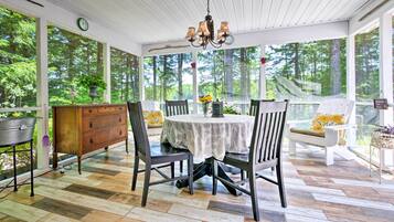 Cottage (2 Bedrooms) | Interior