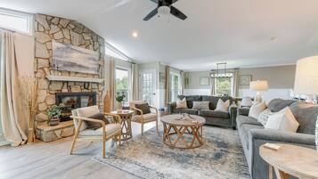 House (2 Bedrooms) | Interior