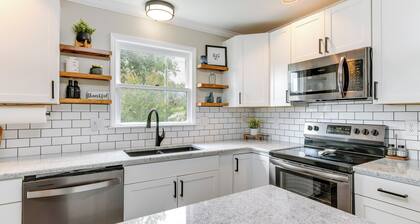 Lakefront Sherrills Ford Haven w/ Boat Dock!