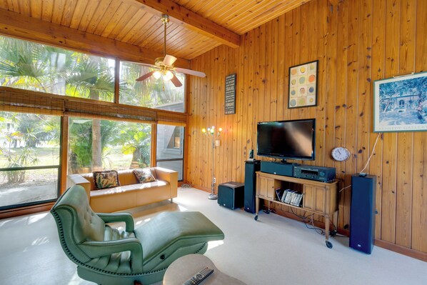 House (1 Bedroom) | Interior - 2 Mi to Riverwalk: Palmetto Gem w/ Fire Pit & BBQ (Palmetto)