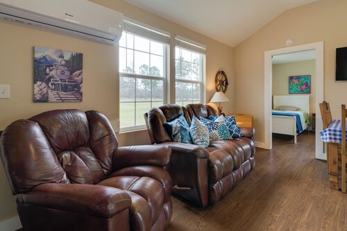 Tranquil Plantersville Cabin: Farm Animals On-site