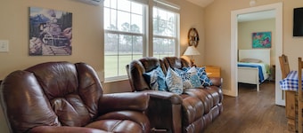 Tranquil Plantersville Cabin: Farm Animals On-site