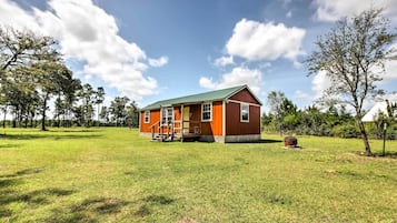 House (2 Bedrooms) | Exterior