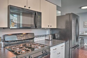 独立别墅 (3 Bedrooms) | 私人厨房 | 微波炉、烤箱、炉灶、洗碗机