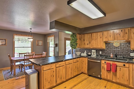 House (5 Bedrooms) | Private kitchen | Microwave, oven, stovetop, dishwasher