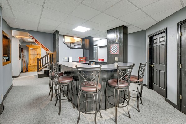 House (Multiple Bedrooms) | Interior - Large Home w/ Indoor Basketball Court + Game Room! (Wisconsin Dells)