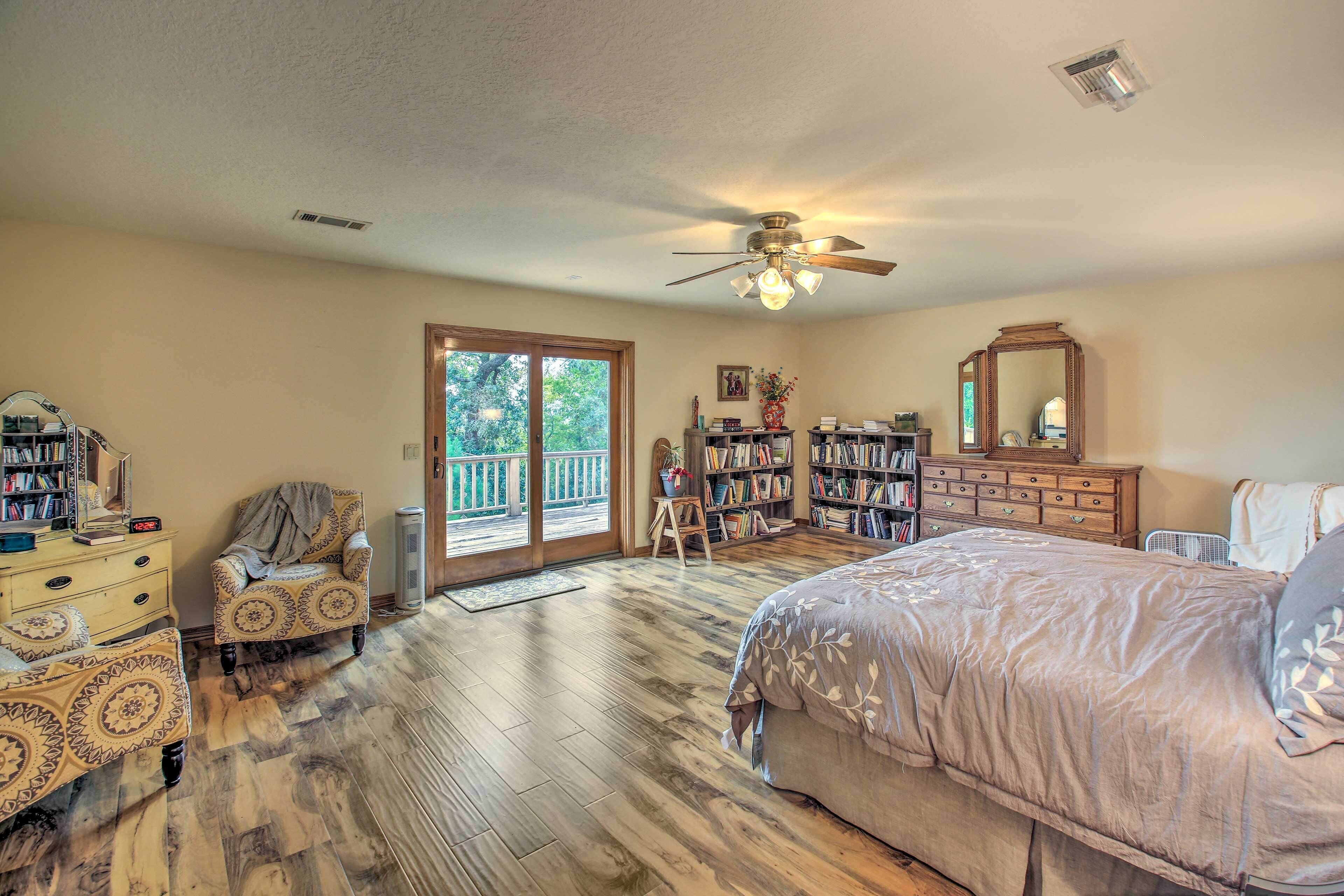 House (3 Bedrooms) | 3 bilik tidur, seterika/papan seterika, cadar katil 