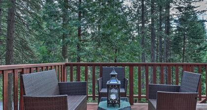 4 Mi to Big Tree State Park: Serene Cabin w/ Deck