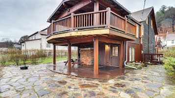 House (4 Bedrooms) | Front of property