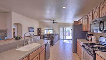 House (3 Bedrooms) | Private kitchen | Microwave, oven, stovetop, dishwasher