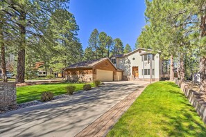 House (5 Bedrooms) | Interior - Spacious Flagstaff Home w/ Hot Tub & Grill! (Flagstaff)