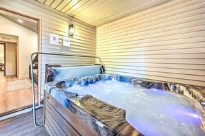 House (5 Bedrooms) | Interior - Spacious Flagstaff Home w/ Hot Tub & Grill! (Flagstaff)