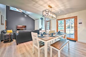 Interior - Spacious Flagstaff Home w/ Hot Tub & Grill! (Flagstaff)