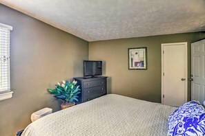 Apartment (2 Bedrooms) | Interior - Slopeside Condo w/ Balcony & Ski Hill Views! (Nellysford)