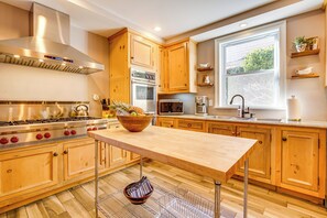 House (Multiple Bedrooms) | Interior - Spacious Home ~ 4 Blocks to Asbury Park Beach! (Asbury Park)