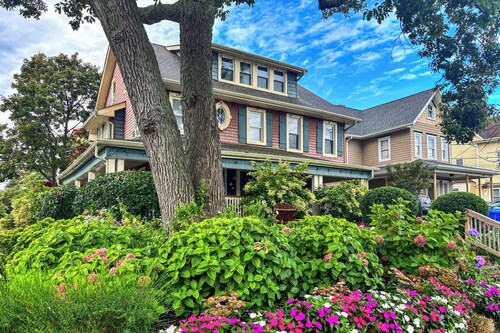 Spacious Home ~ 4 Blocks to Asbury Park Beach!