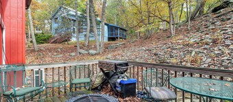 Fire Pit & Gas Grill: Charming Poconos Abode!
