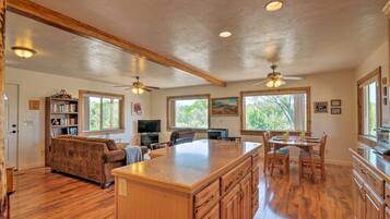 House (2 Bedrooms) | Interior