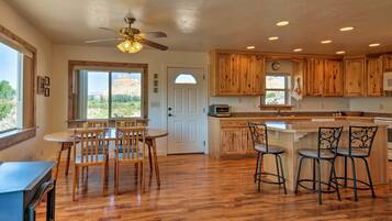 Rumah (2 Bedrooms) | Interior