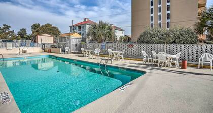 1 Block to Ocean Shore: Condo in Myrtle Beach!