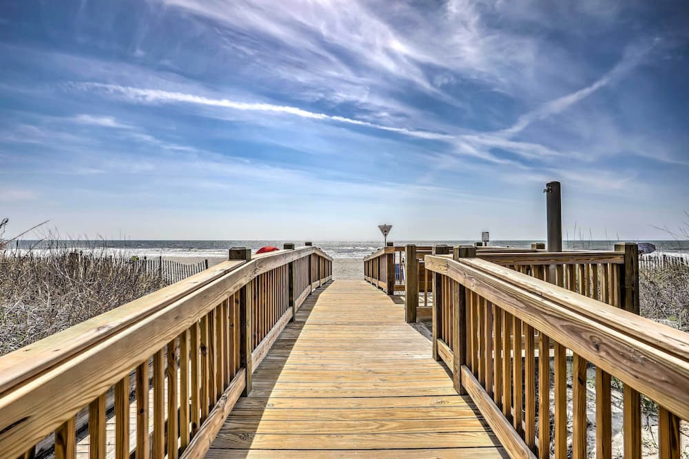 1 Block to Ocean Shore: Condo in Myrtle Beach! - Long Bay, SC