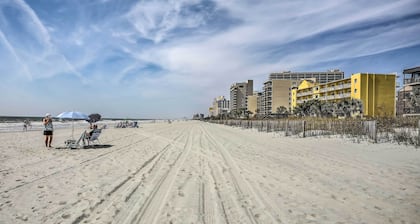 1 Block to Ocean Shore: Condo in Myrtle Beach!