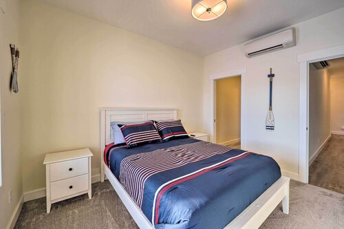 Bright La Conner Getaway w/ Mountain Views!