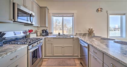 Bright La Conner Getaway w/ Mountain Views!