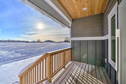 Bright La Conner Getaway w/ Mountain Views!