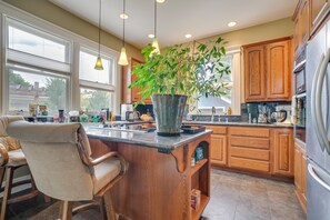 House (5 Bedrooms) | Interior - Wine Country Home With Yard; Walk to Downtown! (Walla Walla)