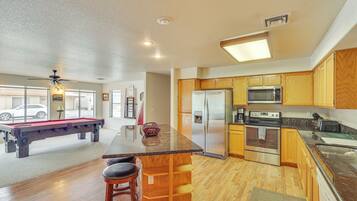 House (5 Bedrooms) | Interior