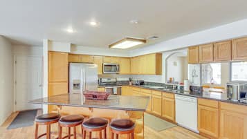 Rumah (5 Bedrooms) | Interior