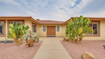 Casa (5 Bedrooms) | Vista frontal de la propiedad