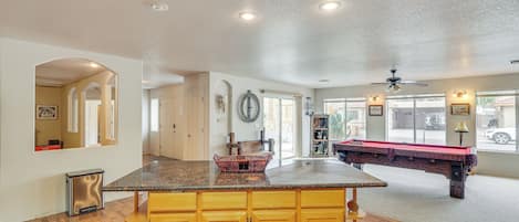 House (5 Bedrooms) | Interior