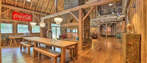 المنشأة من الداخل