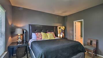 House (4 Bedrooms) | 4 bedrooms, iron/ironing board, bed sheets