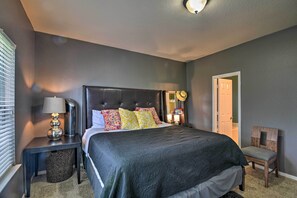 House (4 Bedrooms) | 4 bedrooms, iron/ironing board, bed sheets - Houston Family Home w/ Yard ~ 8 Mi to NRG Stadium! (Houston)