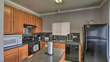 House (4 Bedrooms) | Private kitchen